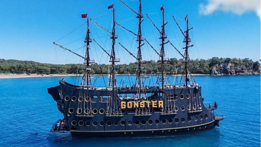 kemer-pirate-boat-trip-