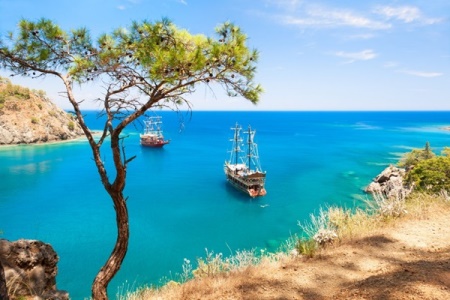 Pirates Boat Tour (Gonster)